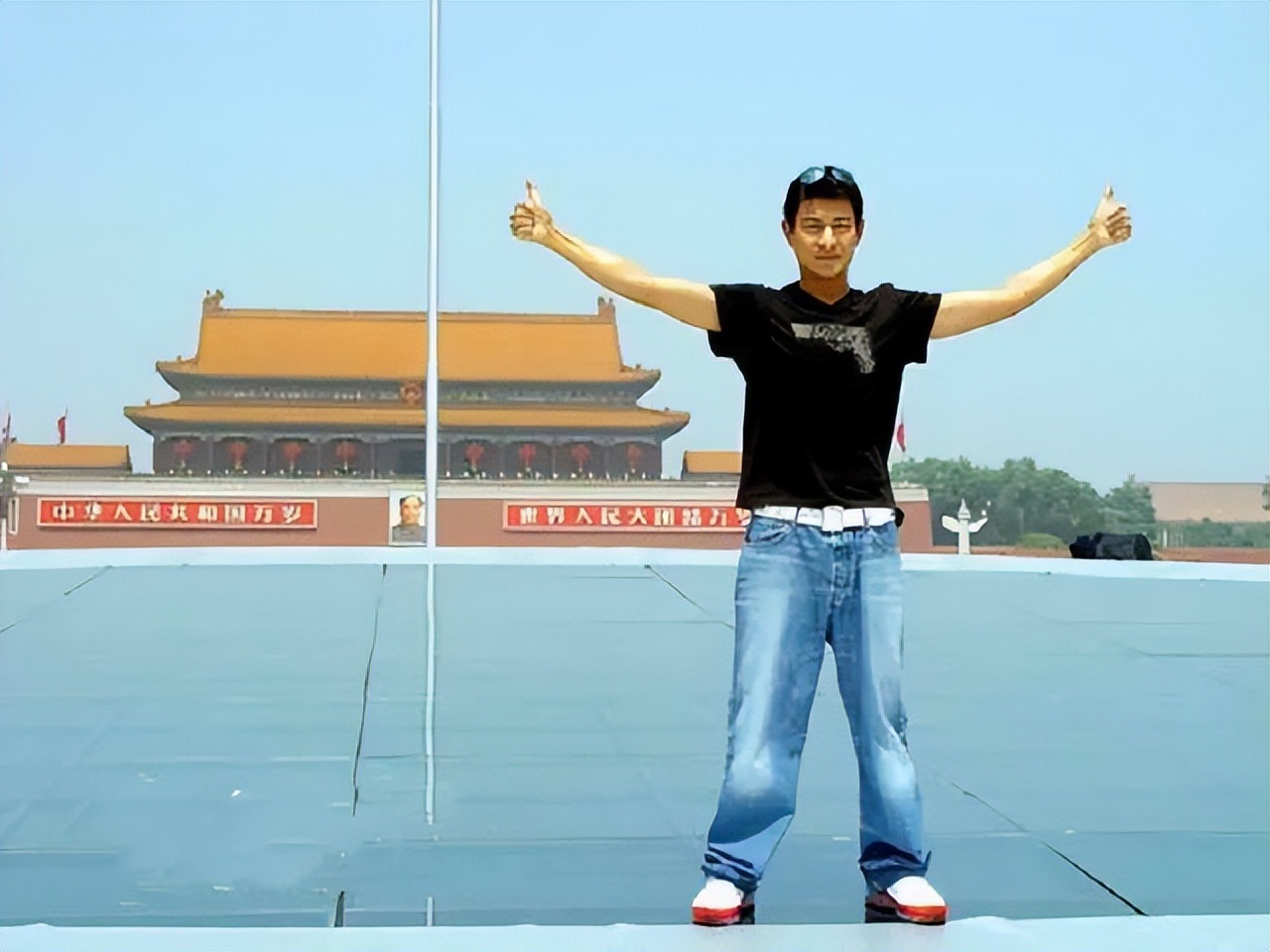 香港回归晚会这9位港星的高光时刻，揭开了娱乐圈3条关键成功法则