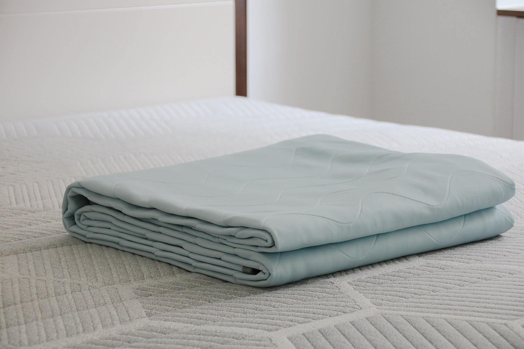 小米生态链企业8H推出夏日床上黑科技产品，两面属性对应不同需求