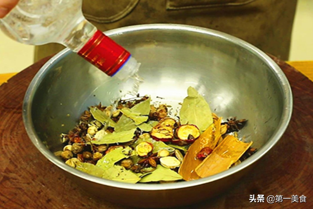 盘点河南老一辈最爱的6道下酒“硬菜”，个个都很常见，喝酒必备