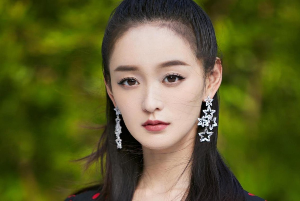 “网瘾女星”何泓姗：为了买皮肤才接戏，曾在演技上胜过倪妮