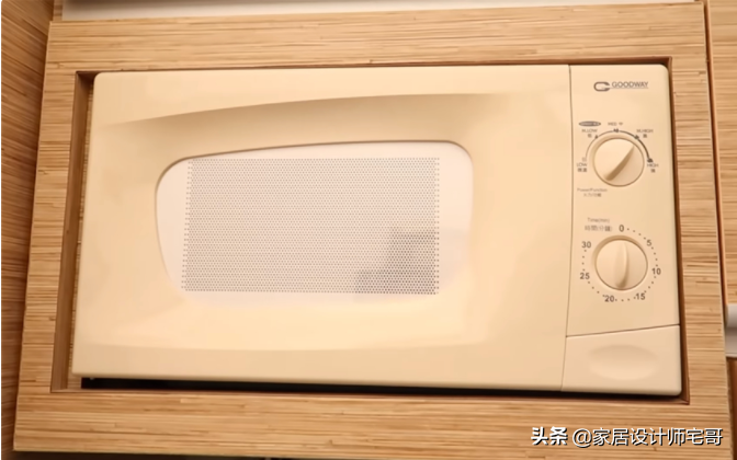 90后日本姑娘住香港10㎡“劏房”，蜗居虽小，却被整理得井井有条