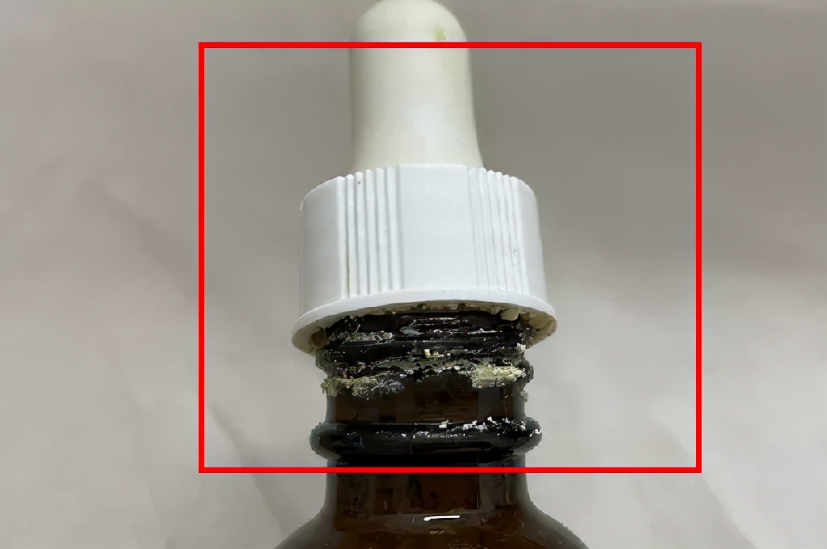化妆品开封后能用多久？不注意到这些标志用了会烂脸