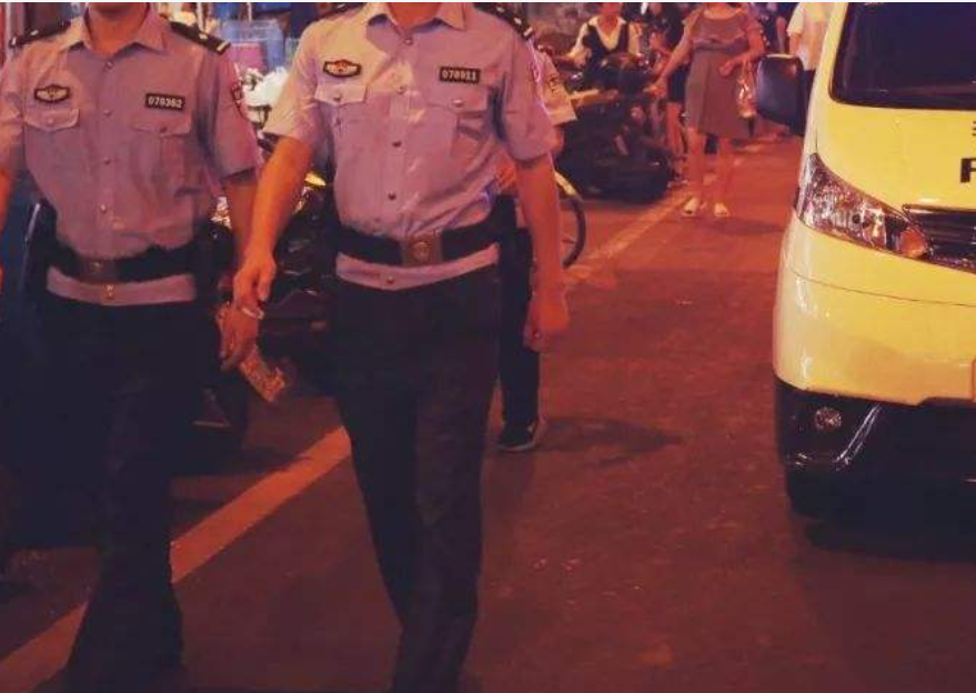 1990年，17岁学生残忍杀害一对上海母女，用铅笔在桌上留下6个字