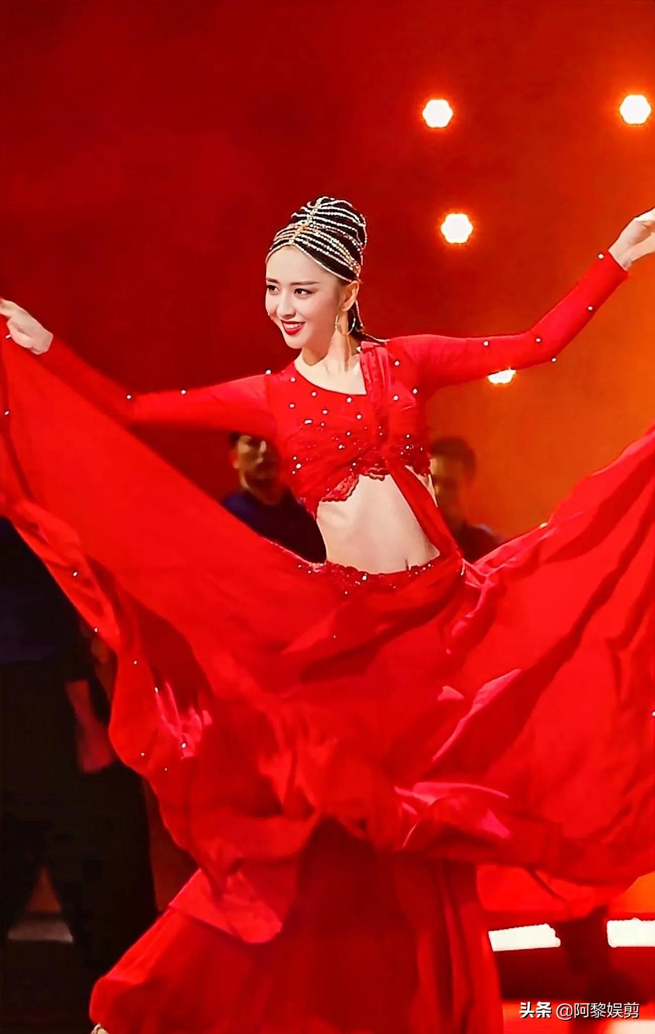 时尚美女佟丽娅，太漂亮了