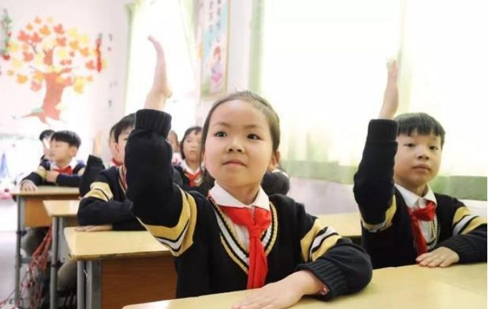 小学入学年龄迎来调整，6周岁不再是金标准，家长陷入两难境地