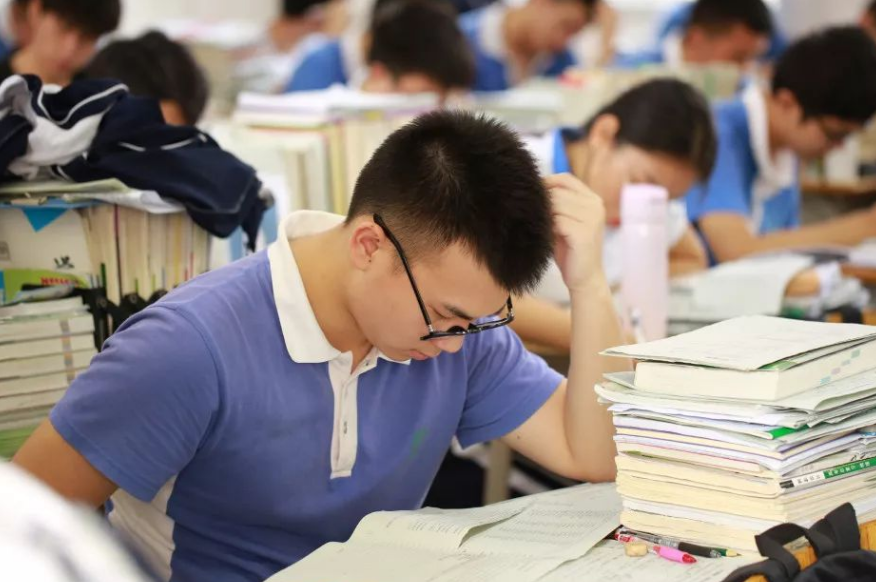 深圳中学校长提议：取消高考选择题，中下等生直言不管别人死活？