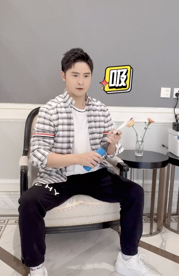 田亮将妻儿公主抱，森碟高挑身材藏不住，叶一茜被老公整蛊