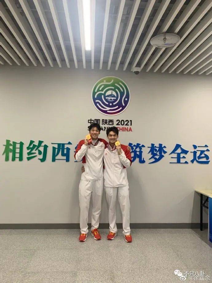 美女记者x世界冠军！王冰冰徐嘉余恋爱了？