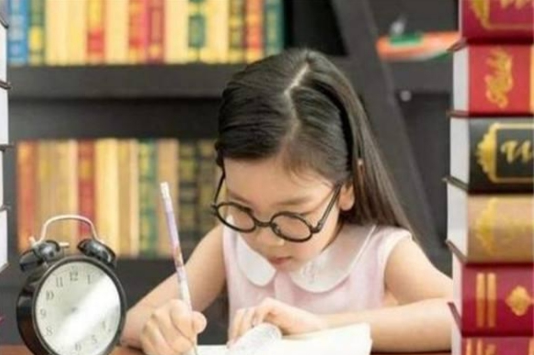 家长晒小学生期末成绩，喜称是“上清华的料子”，网友却齐泼冷水