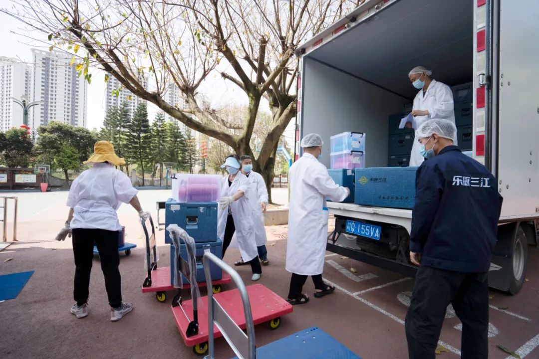 暖心又暖胃！翠屏区城区校园“营养午餐”为学生“舌尖” 护航