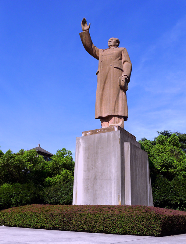 荆河司法所组织开展“毛主席诞辰128周年”“伟人诞辰、法治强街”主题履职演讲活动