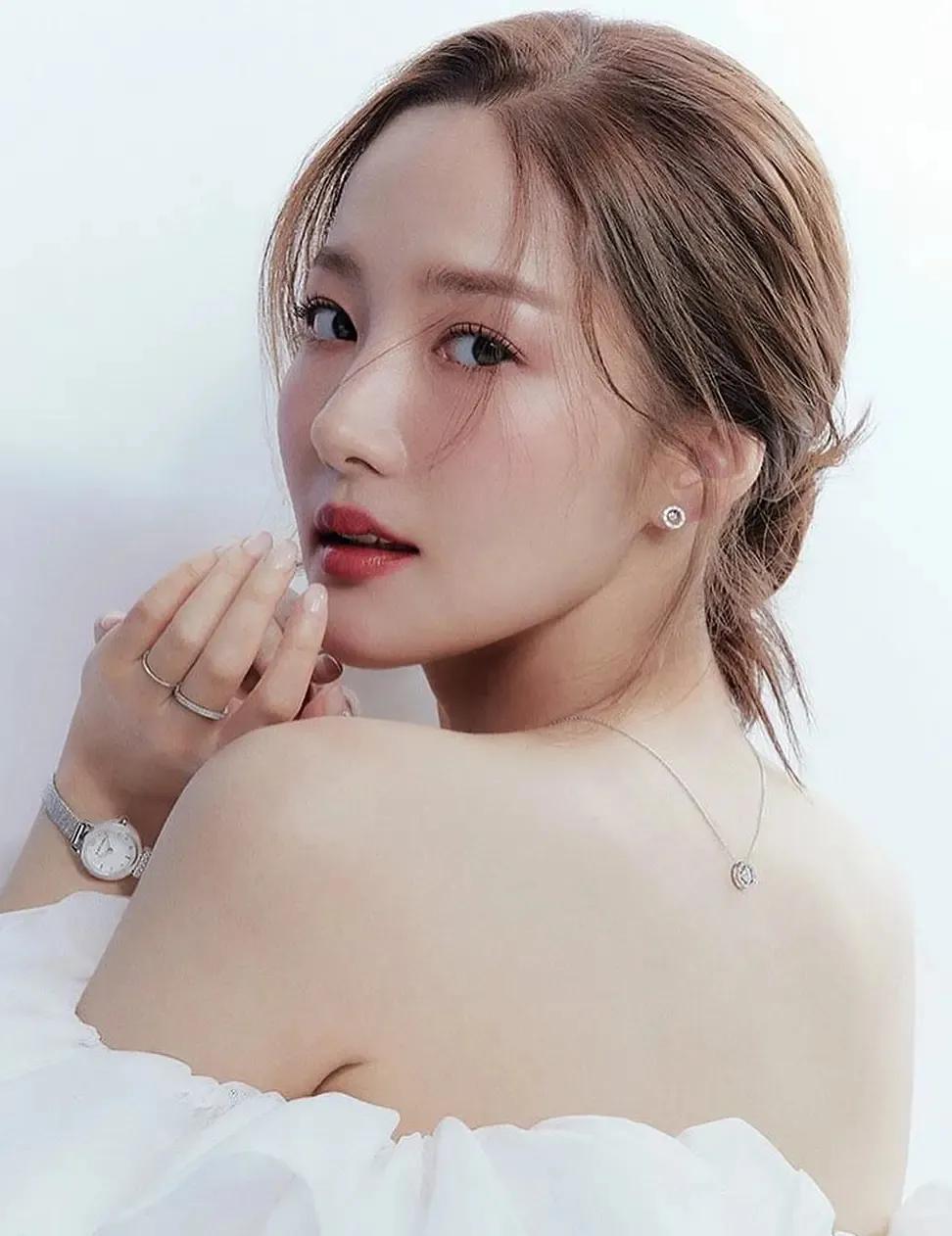 朴敏英：神仙颜值，时尚又仙美