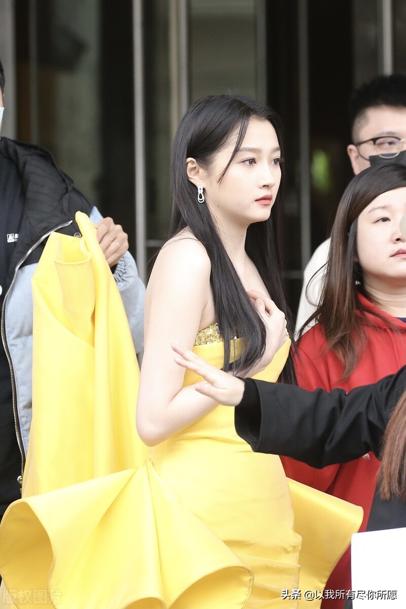 人间极品关晓彤