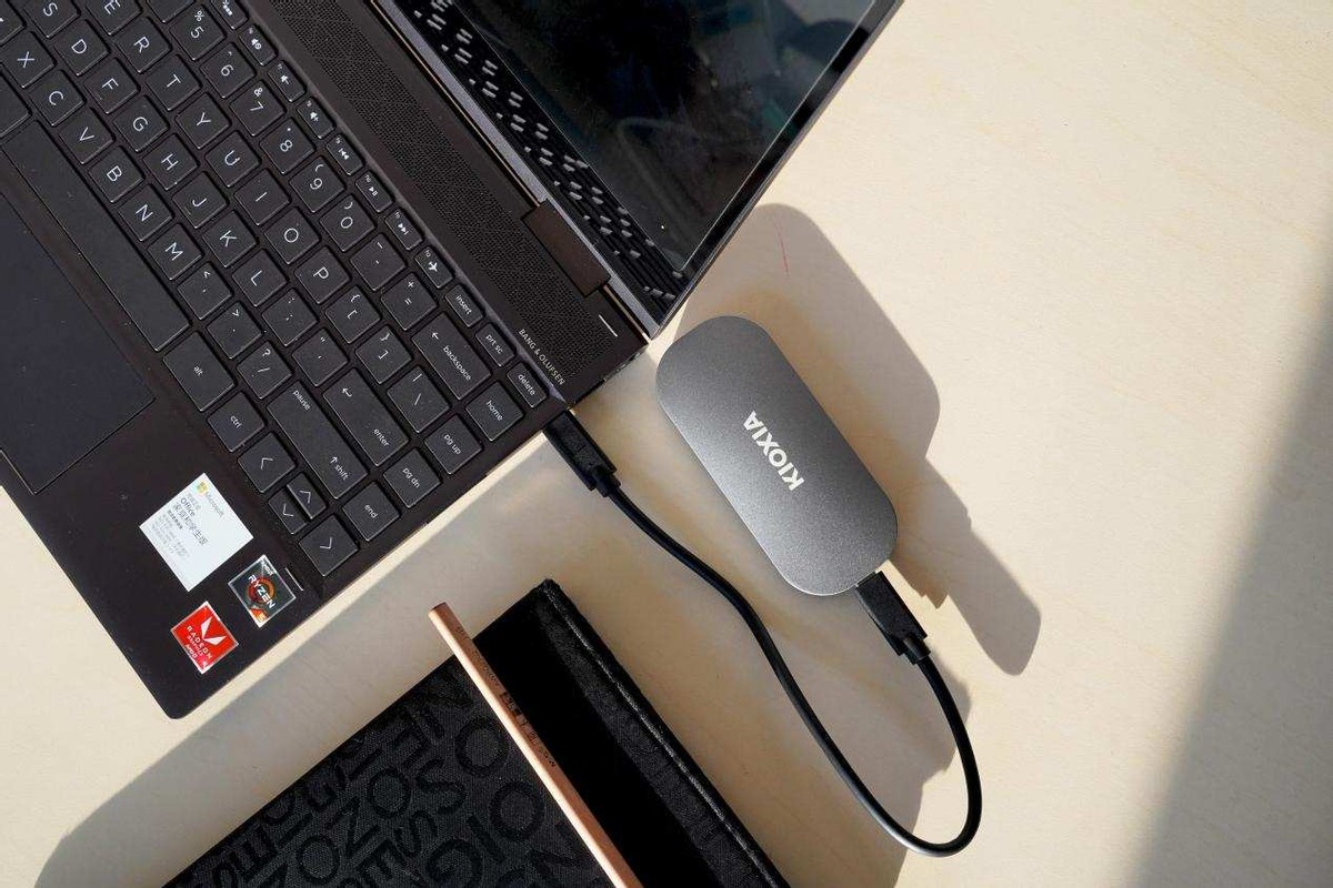 体积更小、速度更快 铠侠XD10 移动固态硬盘 成了我的办公小能手