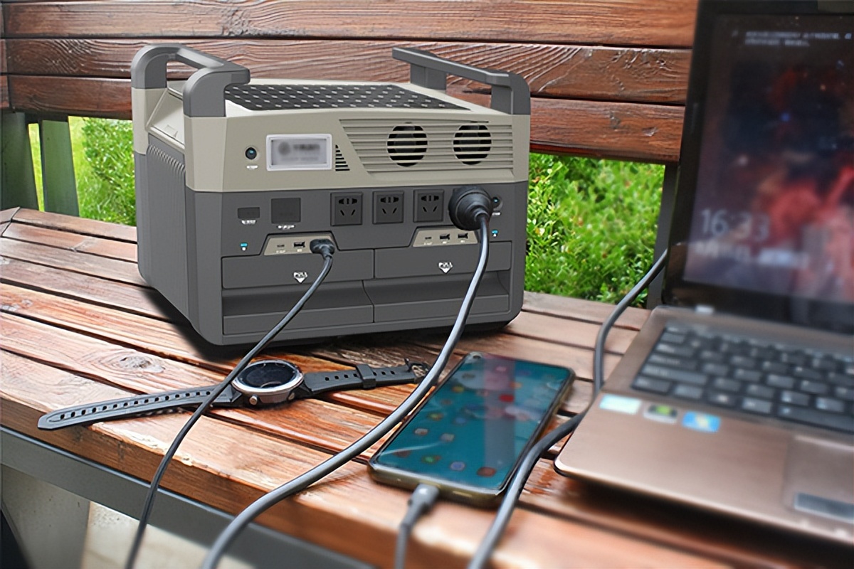 一篇學會戶外移動電源存放保養小技巧