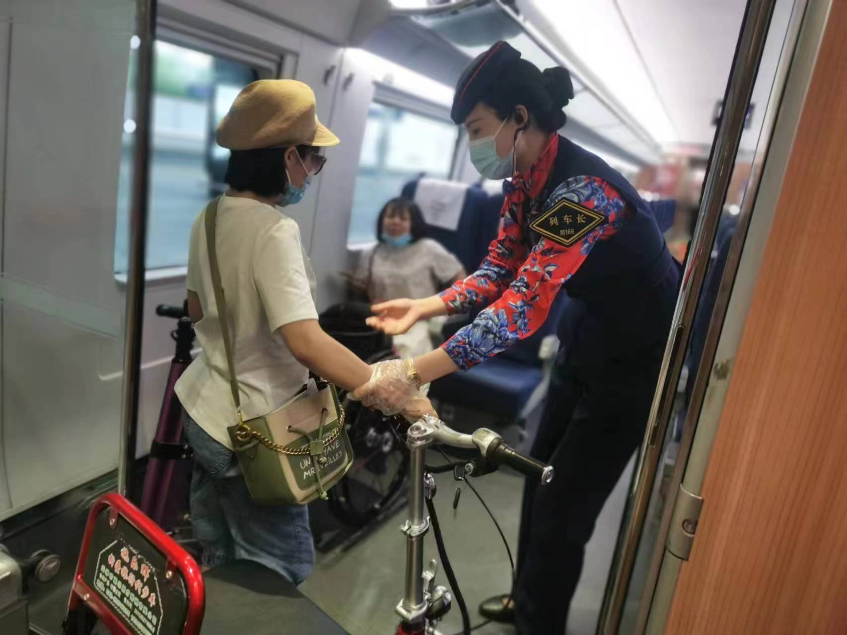 姚庆文班组：五一劳动节靓丽的身影