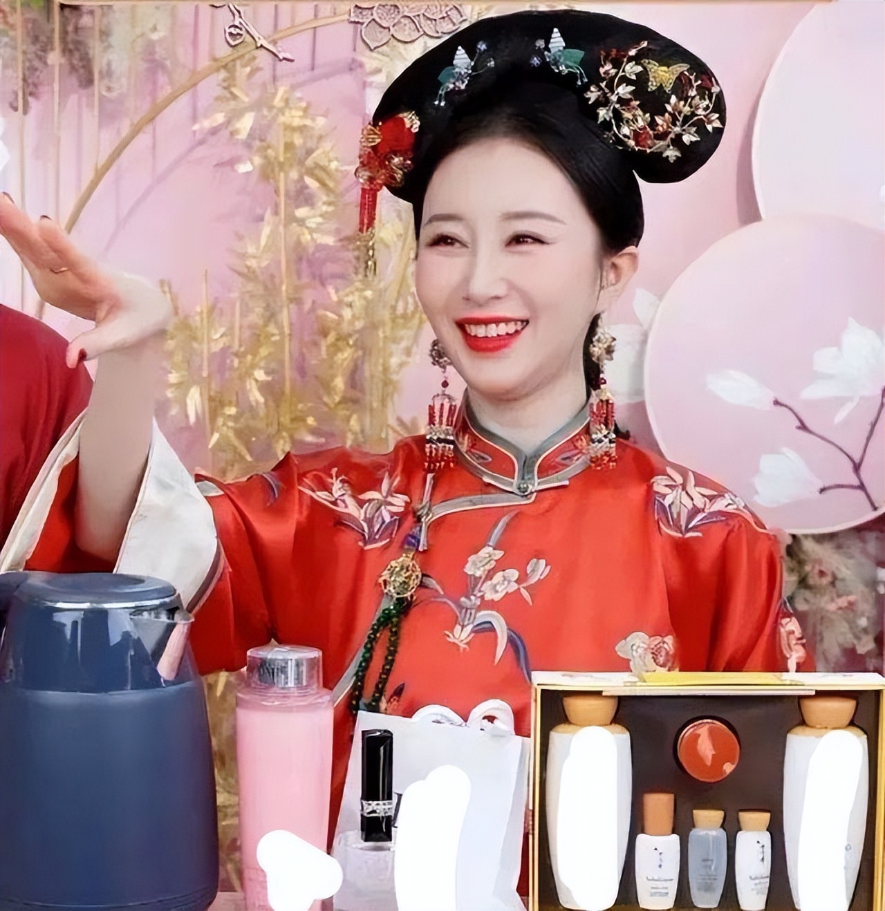 街头卖艺、卑微求职、卖货求生，这5位过气女星如今有多窘？