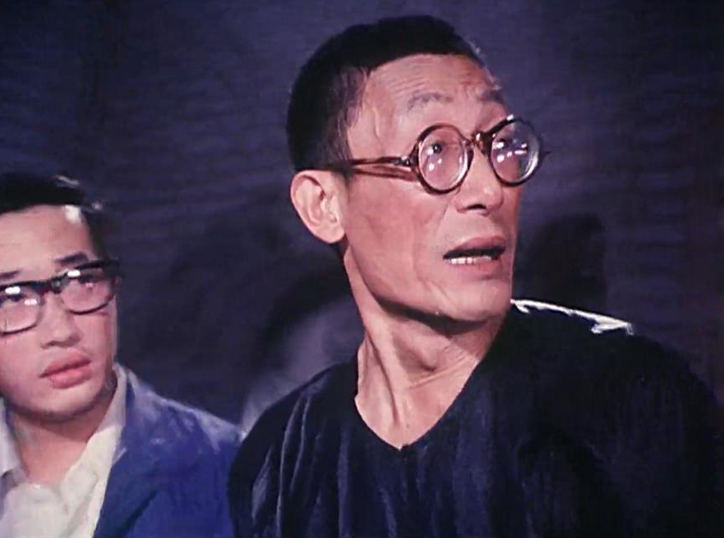 不但消磨了曾经的"铁姑娘"锐气,还落得个长年腰痛的毛病……李连生