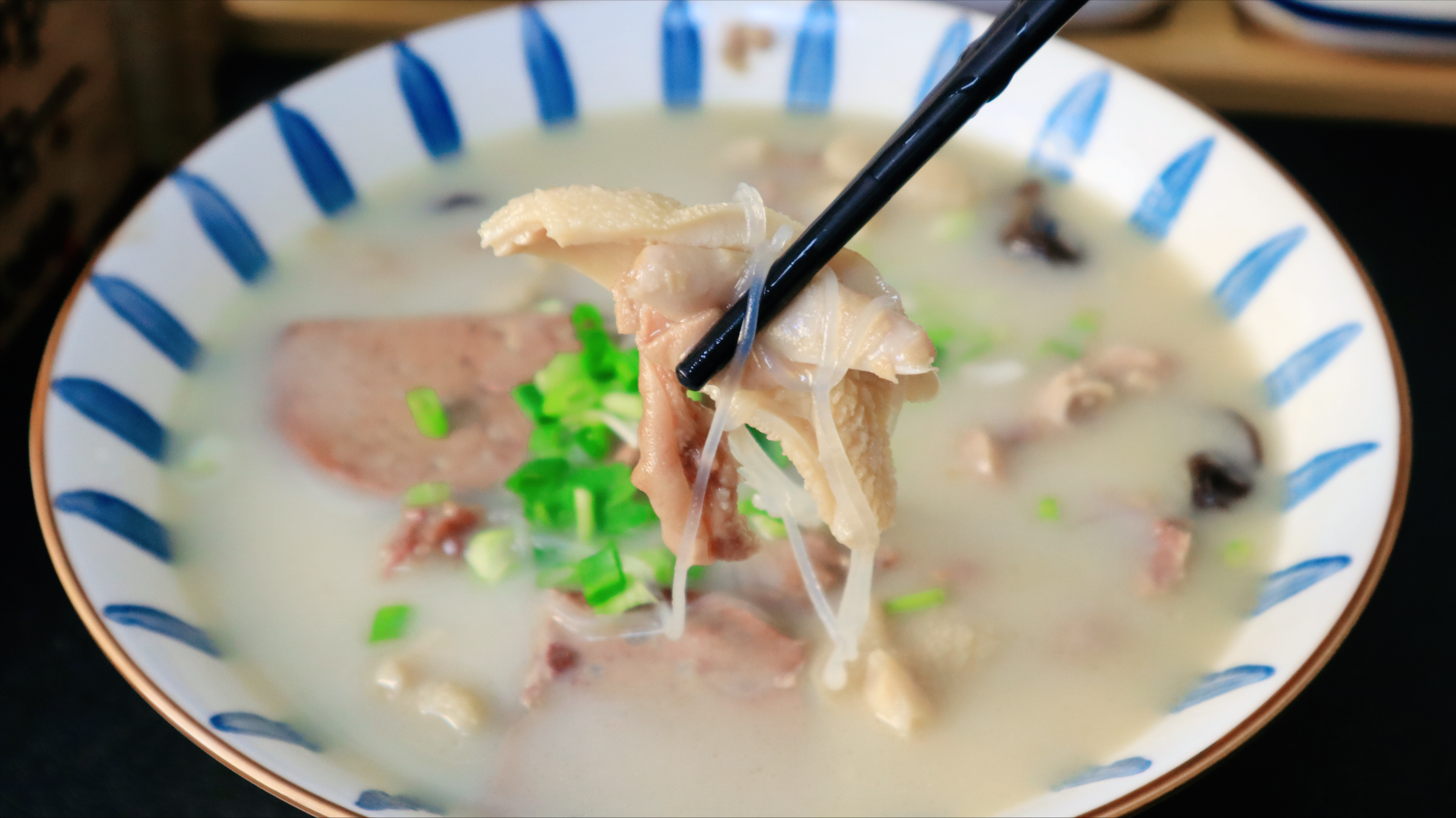 羊杂汤的做法,羊杂汤的做法 最正宗的做法视频
