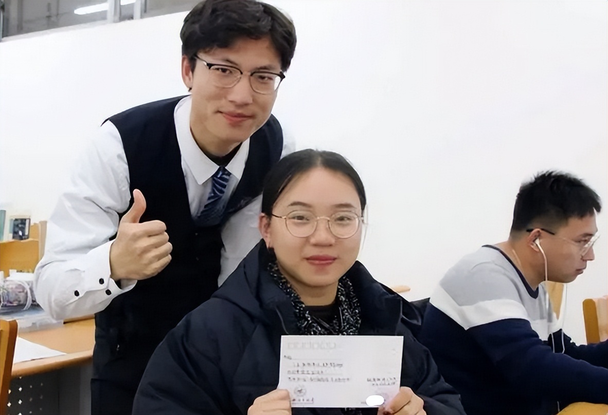 超半数受访大学生表示，毕业后将会考研，明年报考人数或超520万