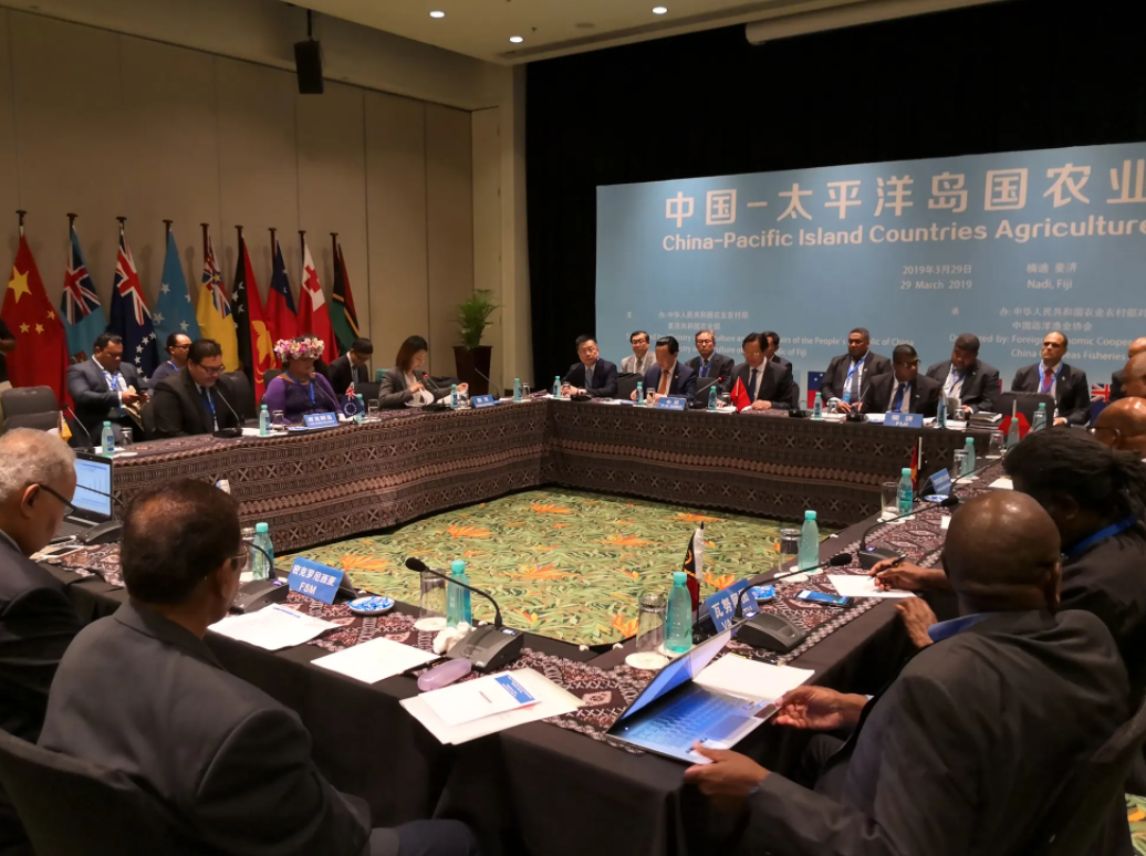風向變了，太平洋島國召開峰會，中美被禁止參加，澳總理獲准出席