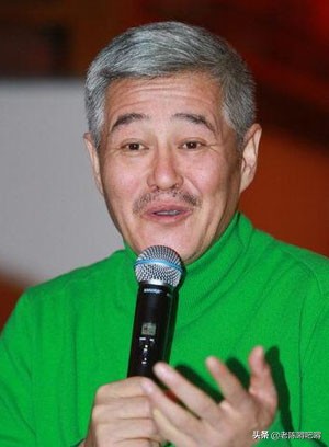 赵本山出名后回农村(2006年，赵本山回老家莲花乡，村长热情招待)