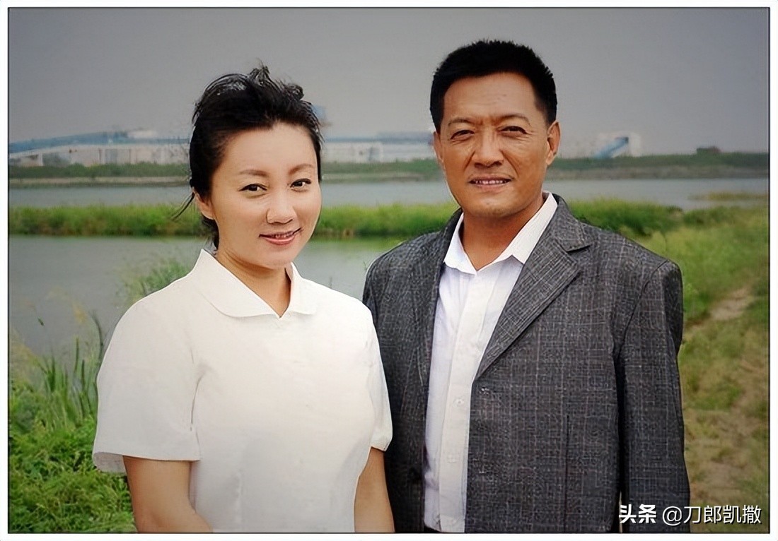 年轻时貌美如花，如今成了“村花”的代言人的九位女星