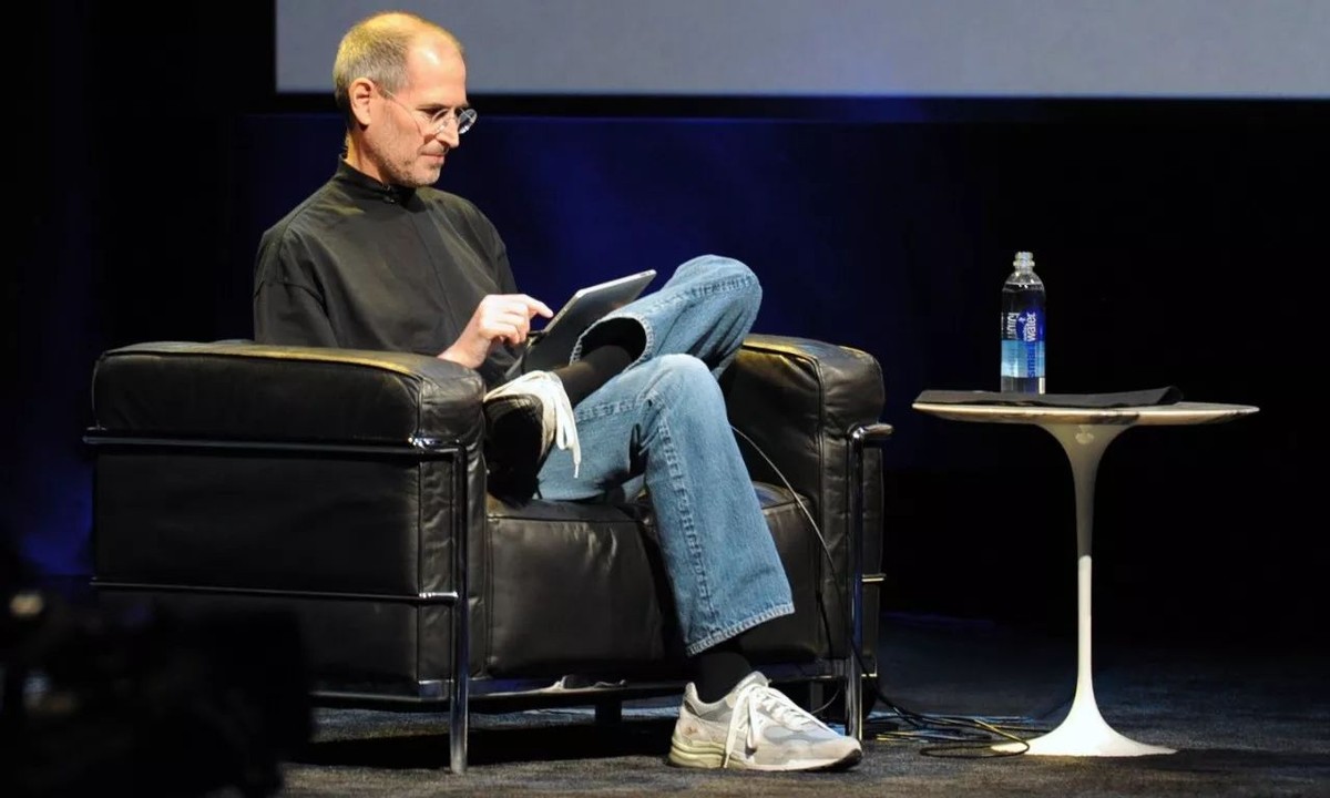 乔布斯56岁去世：抗癌8年花3亿，早期拒绝手术，想“饿死”癌细胞