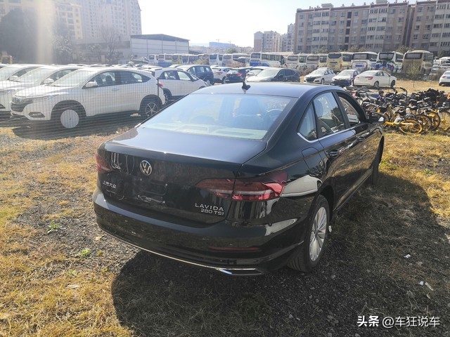 买车需要交哪些费用？这些必须知道？朗逸直降3.7万油耗5.7+5MT