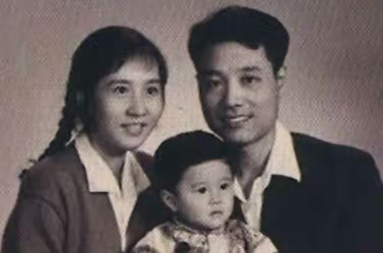 不仅名气大，军衔也高到吓人！这12个明星，个个一身正气堪称清流