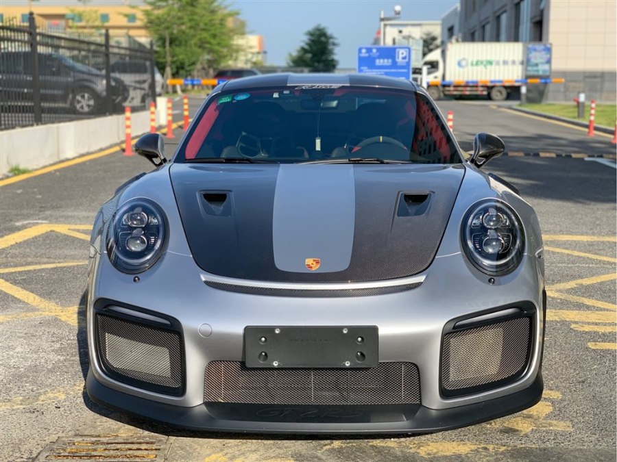 5百万的保时捷911和普通版有何区别？马力翻倍，性能朝牛马看齐