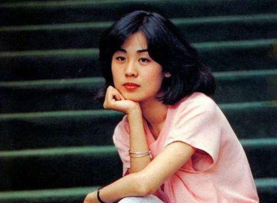 演员丛珊：嫁法国人惨淡离婚，带着儿子再婚嫁导演终获幸福