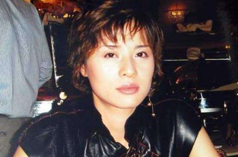 顾春芳：靠姿色混入上流社会，4年借了17亿，伪装企业家终被判刑