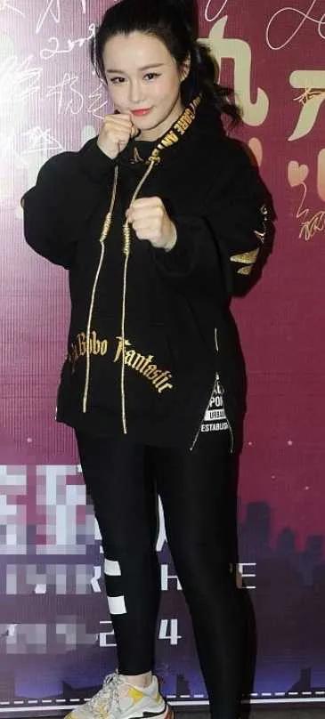 拳王妻子冉莹颖