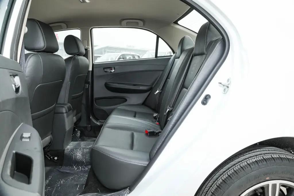 仿皮座椅后排座空间总体来说,比亚迪f3在这16年的时间里,曾经创造过