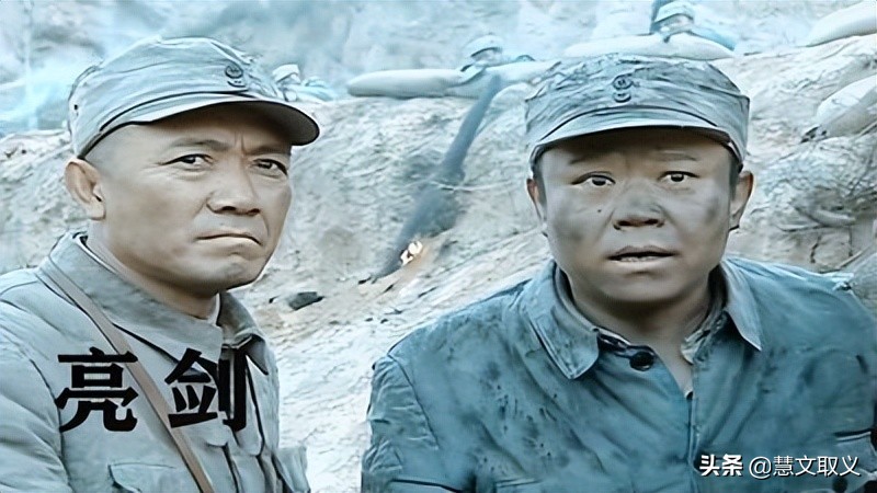 李现军装造型曝光，其新剧《人生若如初见》即将开播