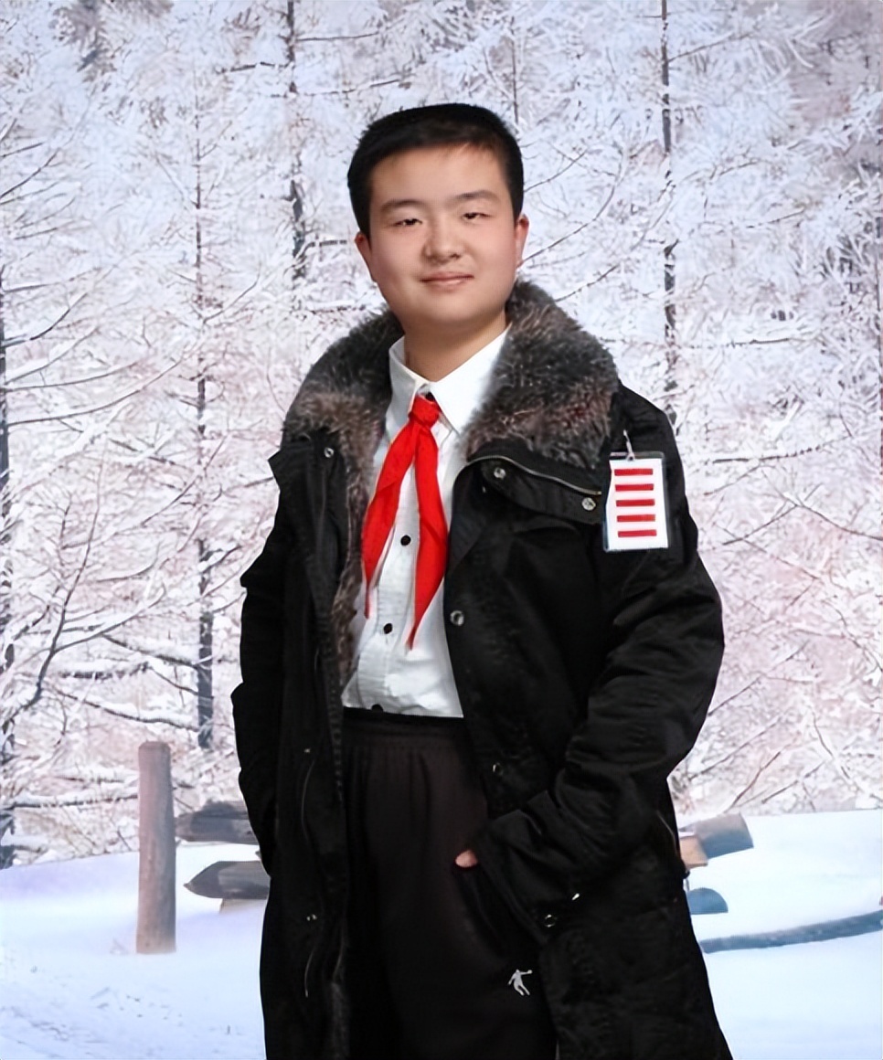 还记得林妙可与黄艺博吗？那泡在娱乐商业和官本位思想里的孩子