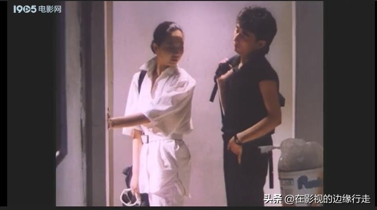 《摇滚青年》，其实是一个跳霹雳舞的青年，不过他的态度很摇滚