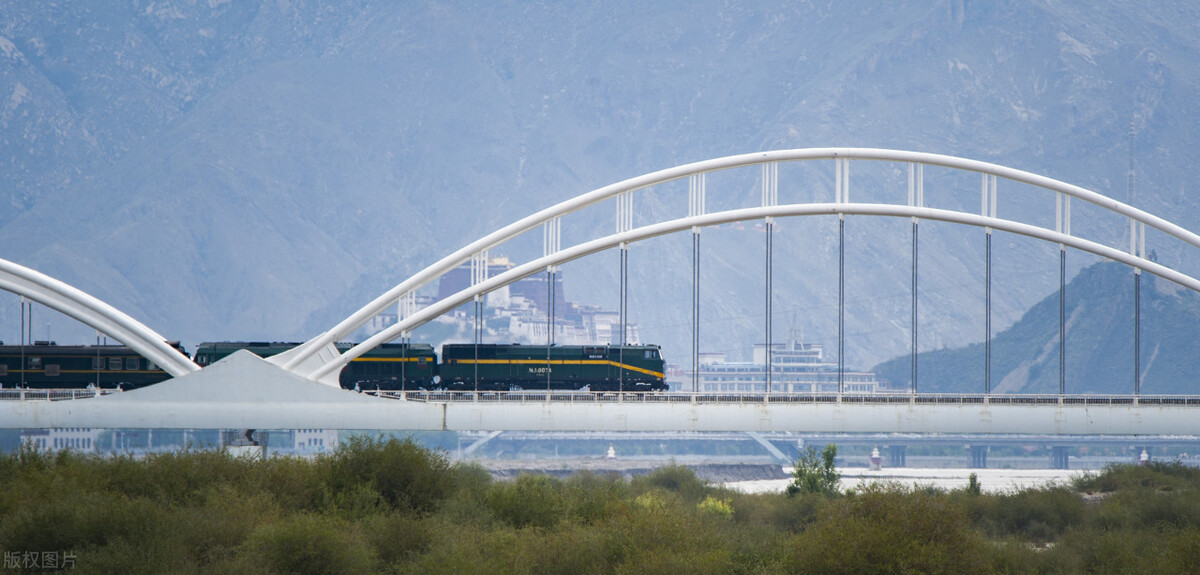 坐景色最美火车z164/z165去拉萨 穿越西藏最美无人区可可西里