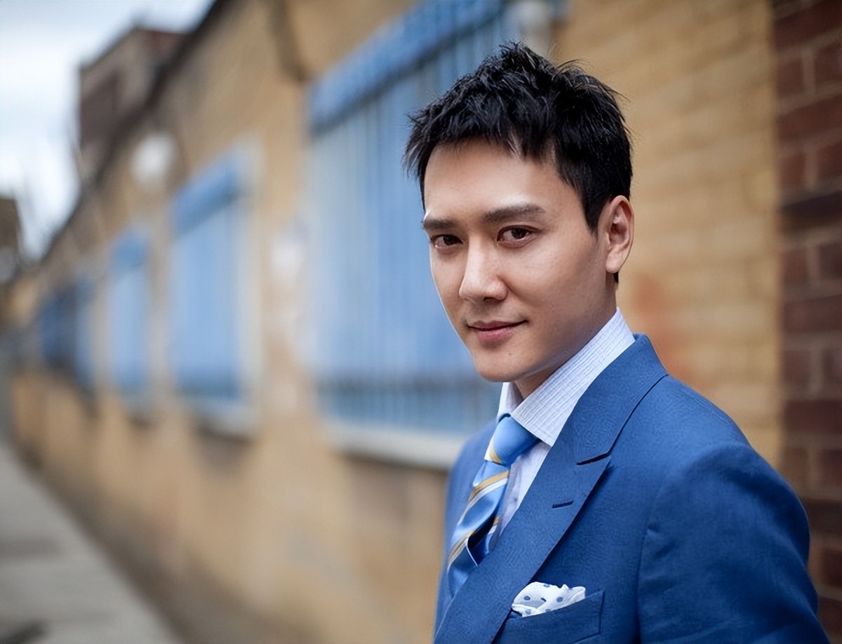 明星改名字都改了个寂寞,改了还没未改前红,只有冯绍峰是个例外