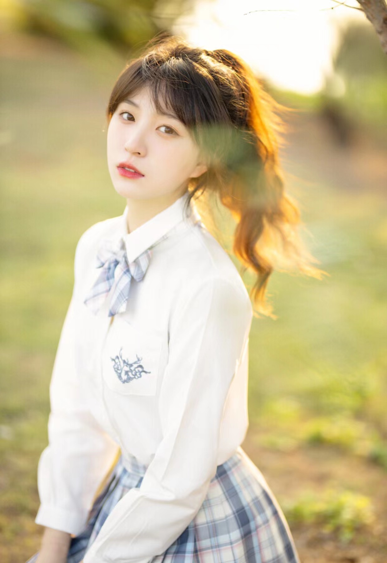 拍照手势图片(简约又自然大方的拍照姿势) - 赤虎壹号