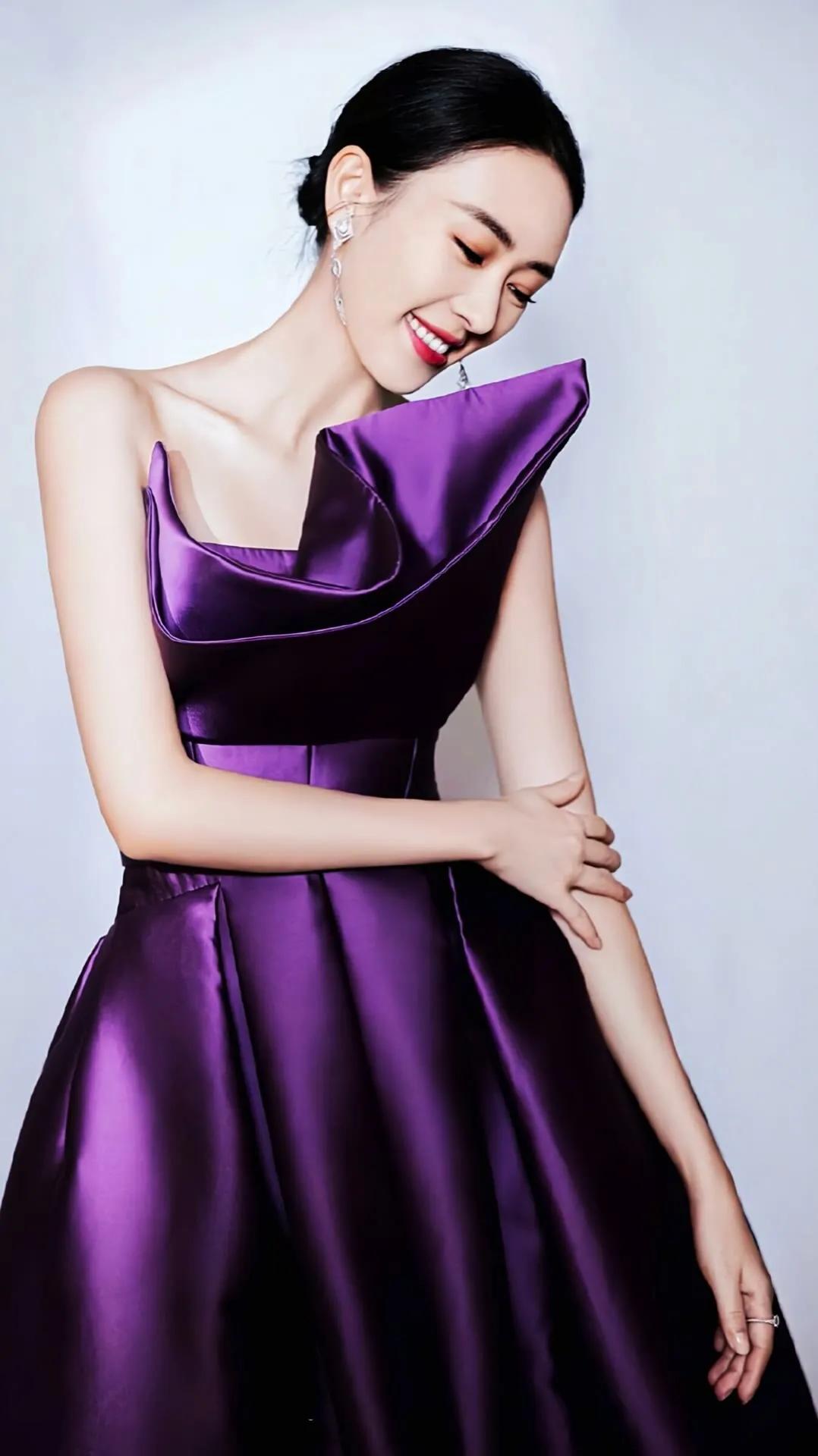 央视节目主持人张蕾1