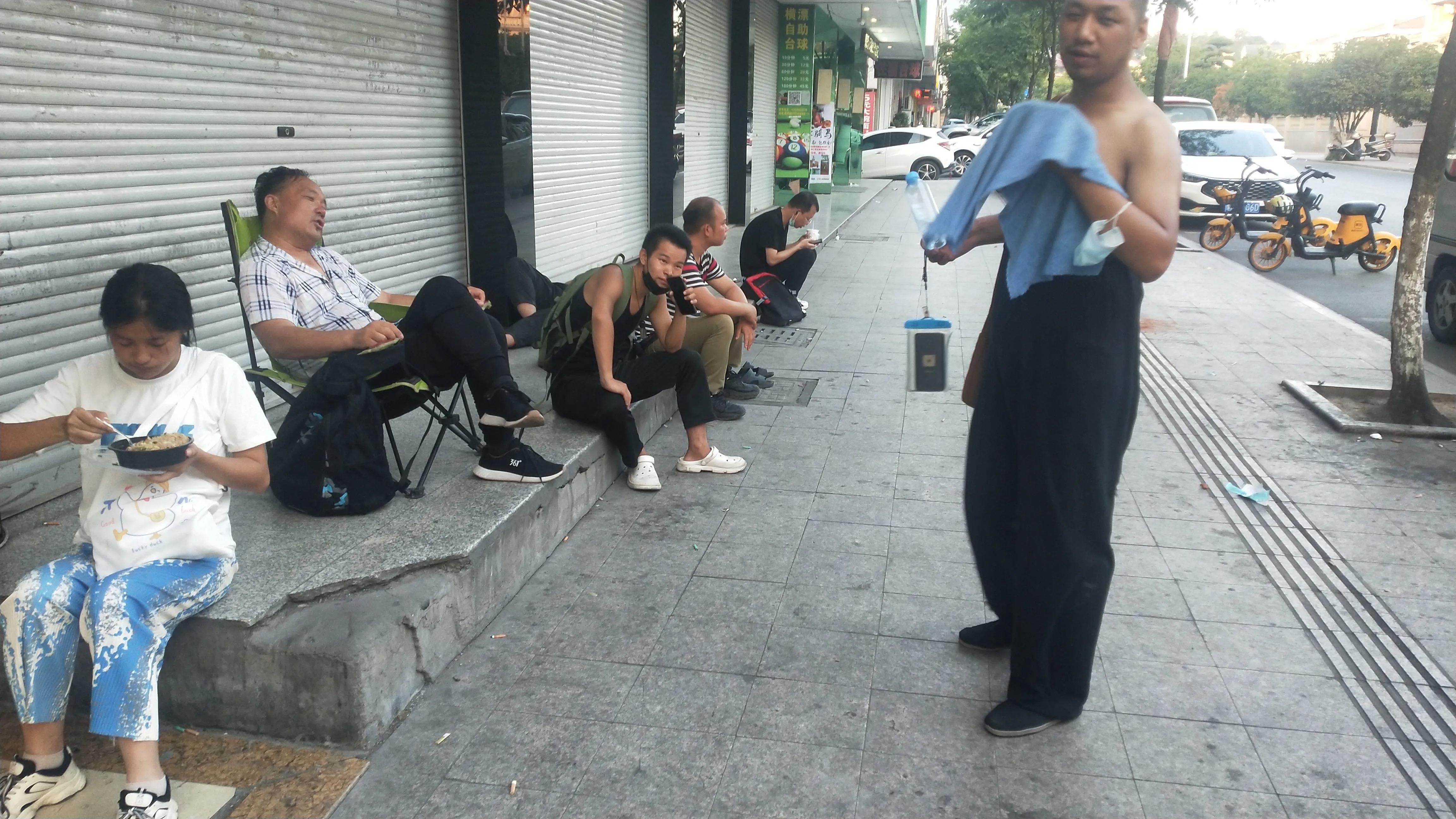 群演在片场需要注意的事项