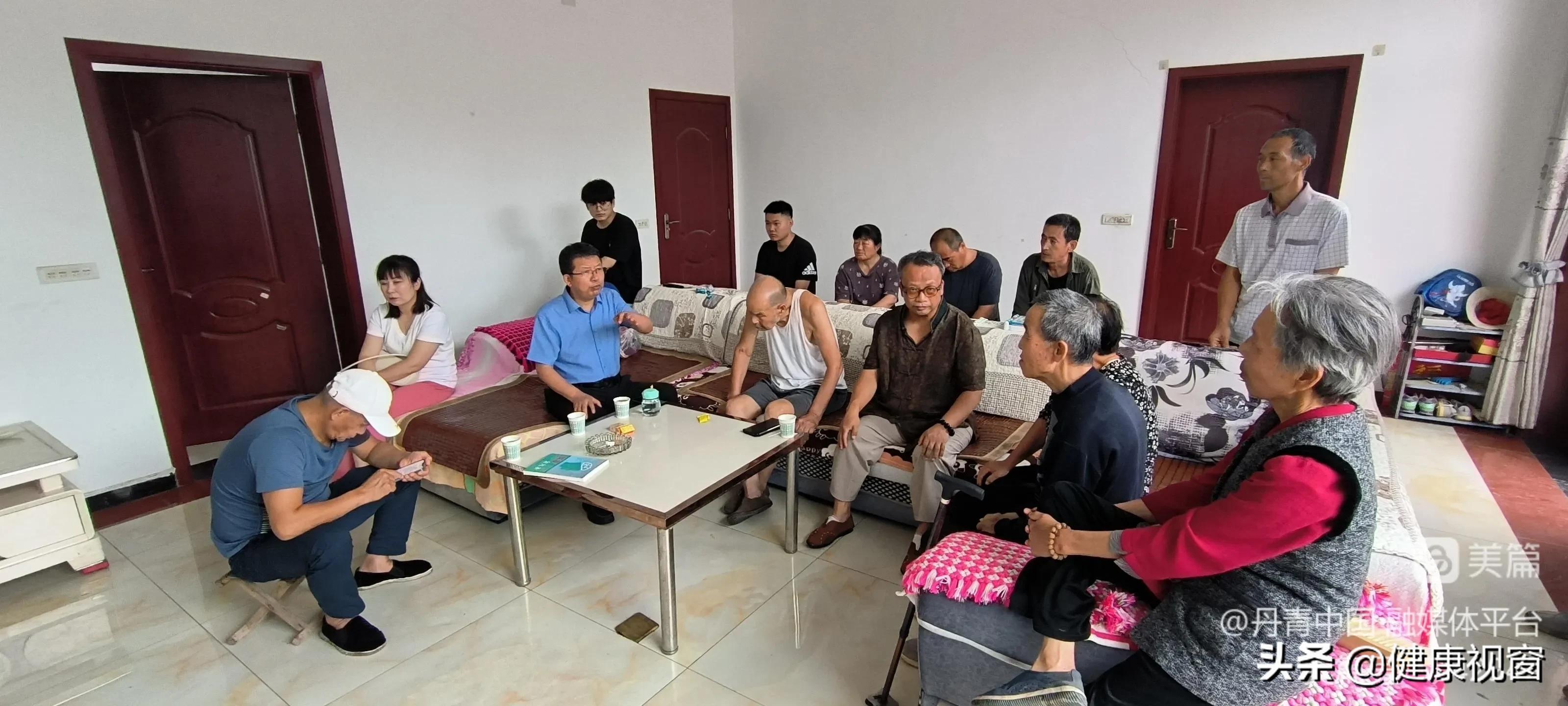 大医精诚 医者仁心——陕西扶贫书画院带领中医药专家下乡送健康