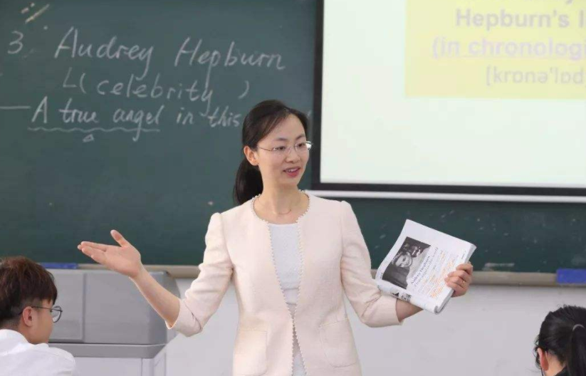 同是教師崗位，小學教師和高中教師差距有多大？工資只是其中之一