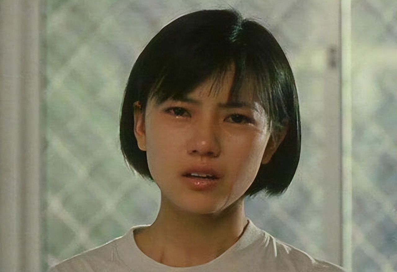 女明星十几岁的“少女之美”，干净清淡、浑然天成，我出不去了