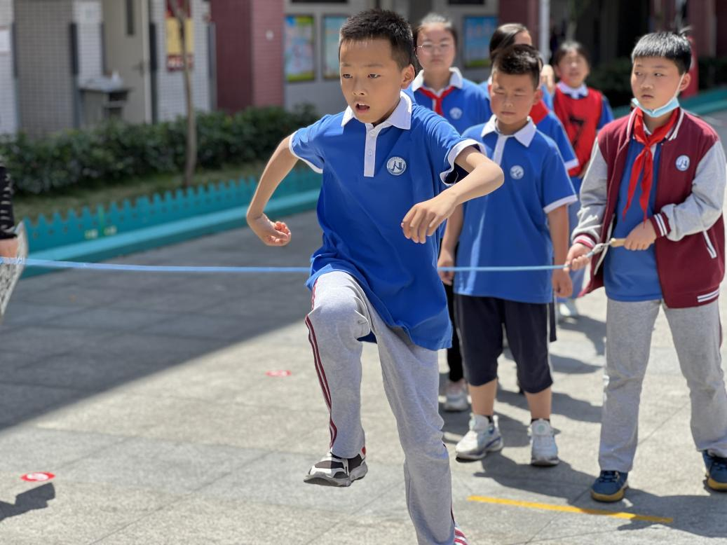 爱南区 爱运动 |记棠湖小学（南区）2022体育节趣味田径运动会