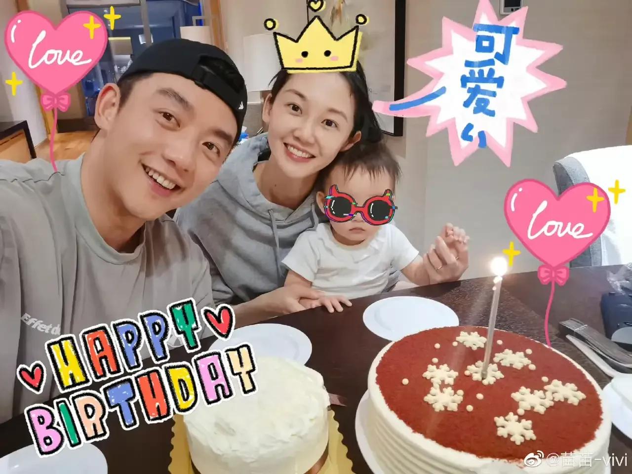 郑恺苗苗一家三口同框温馨幸福，1岁女儿打扮粉嫩，侧颜软萌可爱