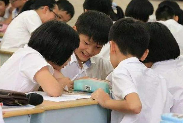 家长晒小学生期末成绩，喜称是“上清华的料子”，网友却齐泼冷水