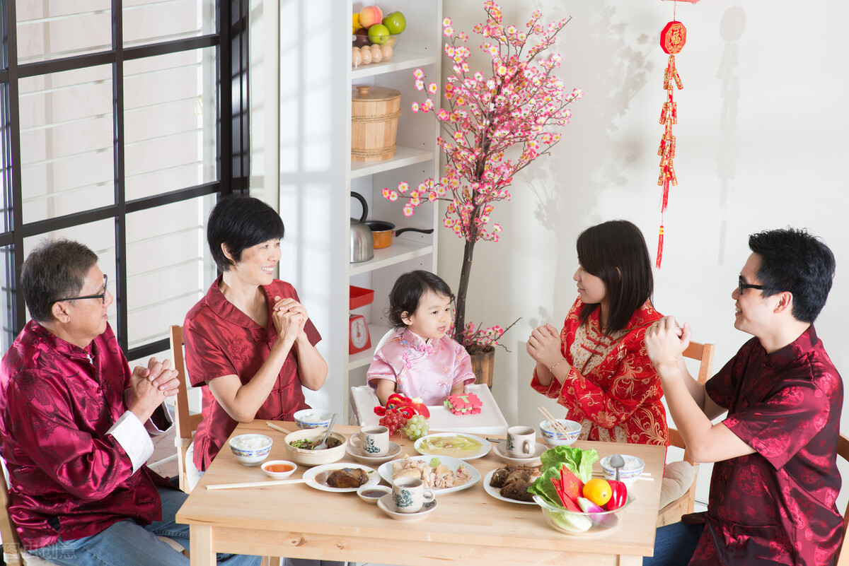 春节返乡见闻：父母盼儿归，子女却在外逍遥